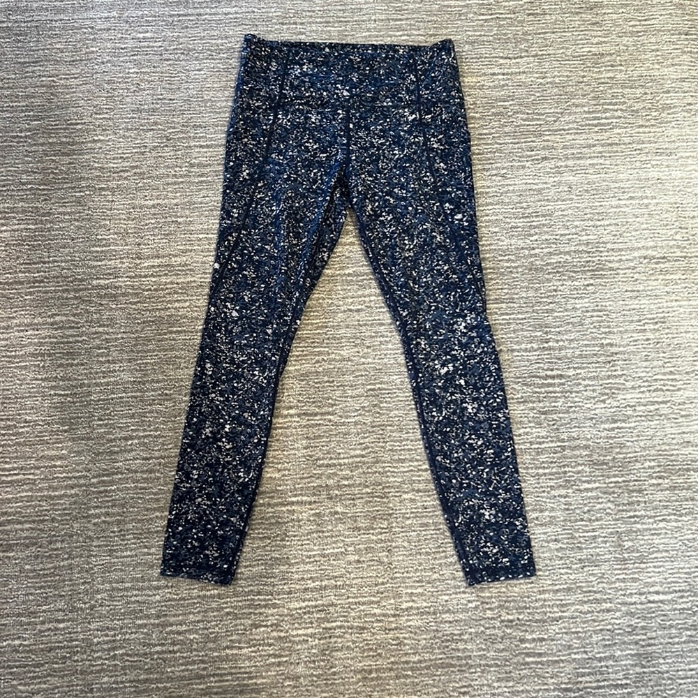Women’s athleta leggings, size M, with pockets